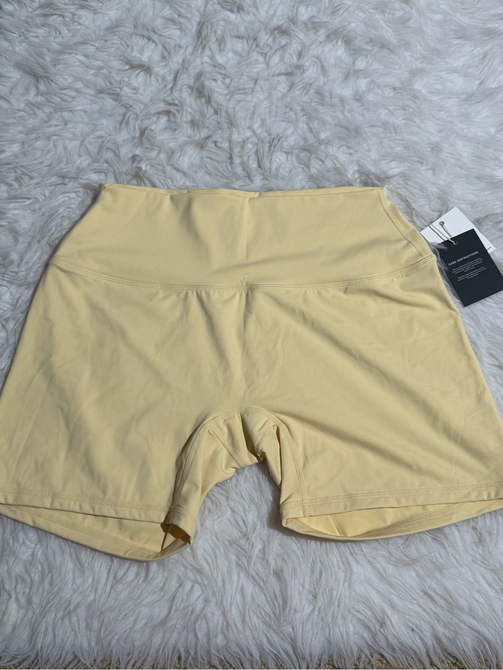 NEW Set Active XL Butter Yellow Matching Set Shorts Sports Bra Tank Top Workout - Picture 2 of 12